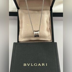 Bulgari B.Zero1 pendant in 18k white gold with box.